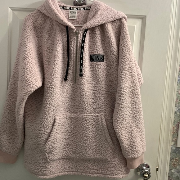 NWOT MEDIUM VS PINK SHERPA HOODIE - Picture 2 of 6